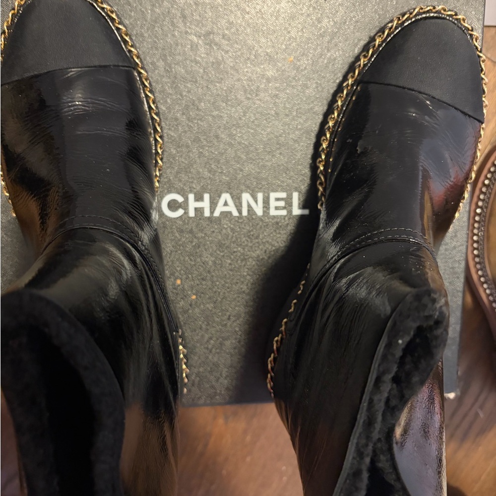 CHANEL Black patent Leather Boots - Picture 7 of 9
